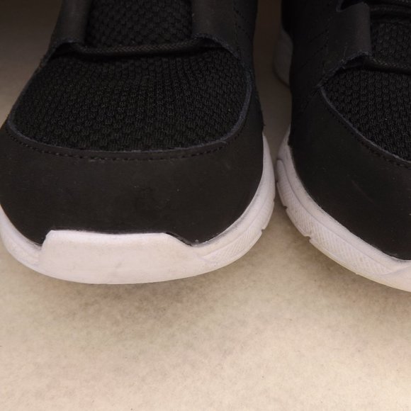 💥SALE💥Easy Street Sneakers- Women's 7.5M - Picture 6 of 9